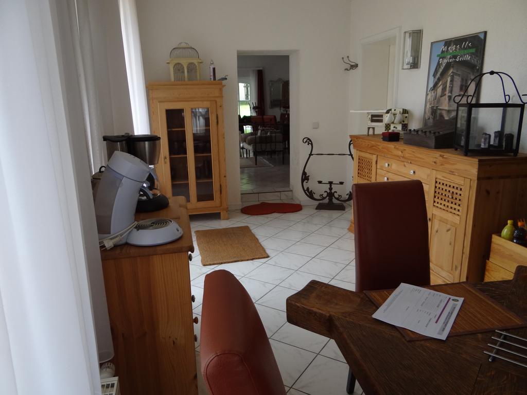 Chateau Mesny Gite Au Fil Des Pages Vic-sur-Seille エクステリア 写真
