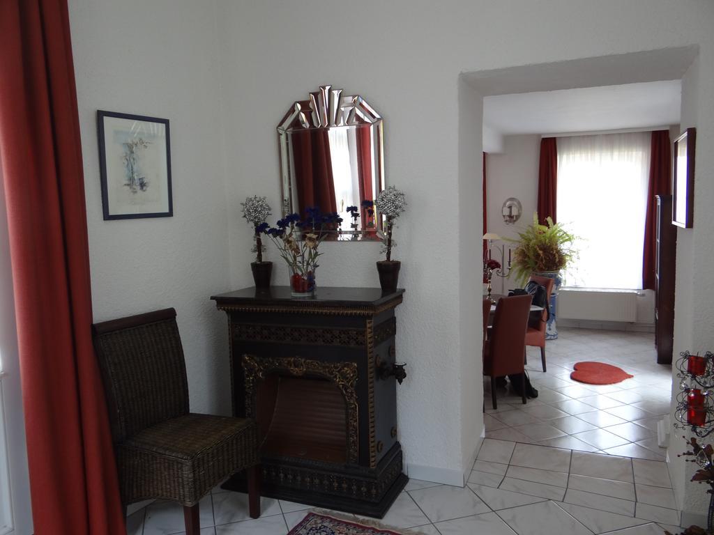 Chateau Mesny Gite Au Fil Des Pages Vic-sur-Seille エクステリア 写真