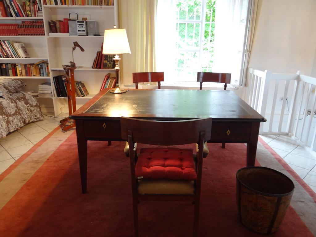Chateau Mesny Gite Au Fil Des Pages Vic-sur-Seille エクステリア 写真