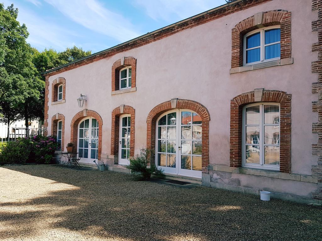Chateau Mesny Gite Au Fil Des Pages Vic-sur-Seille エクステリア 写真